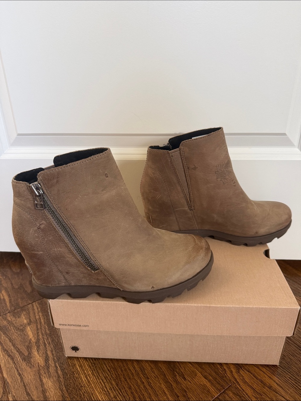 Women's Brown Wedge Ankle Boots with Side Zip 8